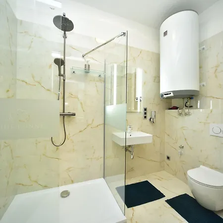 شقة Vltava Design